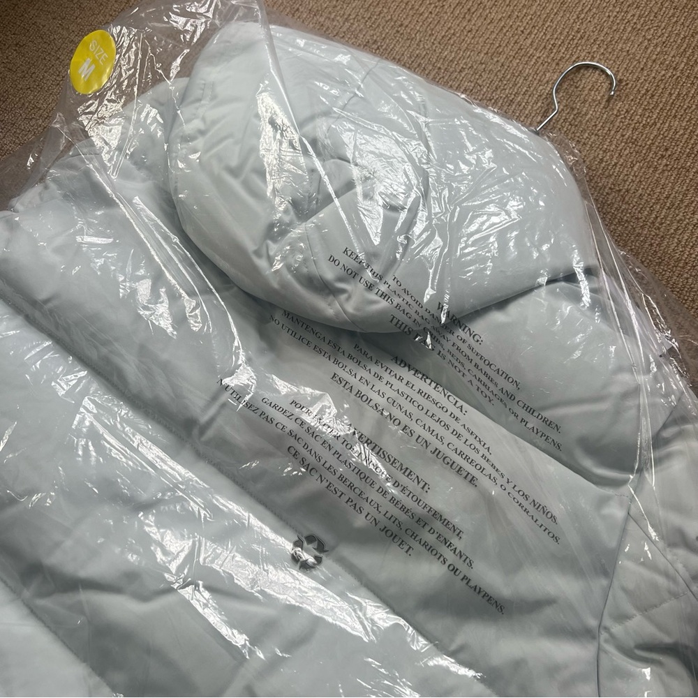 DKNY Long White Puffer Coat - Picture 8 of 11